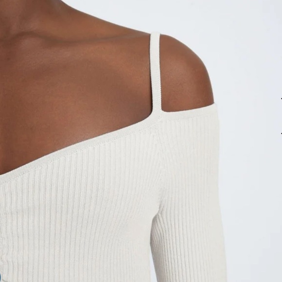 Off shoulder top in cream - Picture 2 of 8